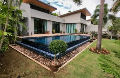Villa de 4 chambres à Nai Harn Beach, Thailand No. 362