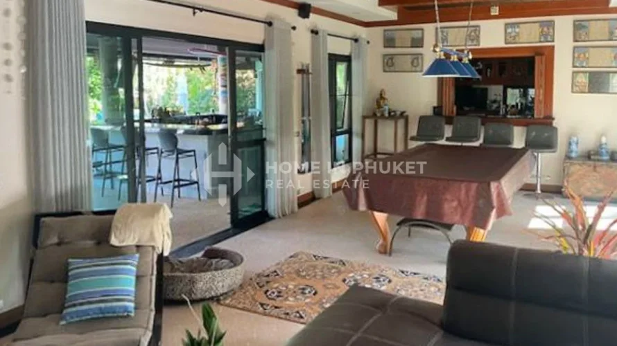 5 bedrooms house for sale, Nai Harn Beach, Thailand No. 109 № 1