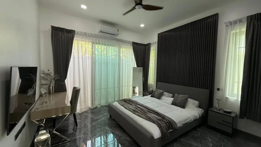 2 bedrooms villa for sale, Nai Harn Beach, Thailand No. 28