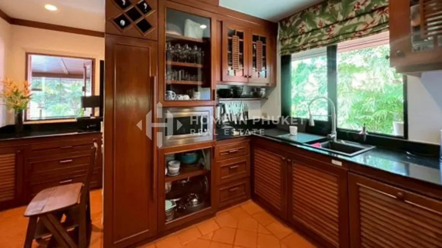 3 bedrooms house for sale, Nai Harn Beach, Thailand No. 111 № 12