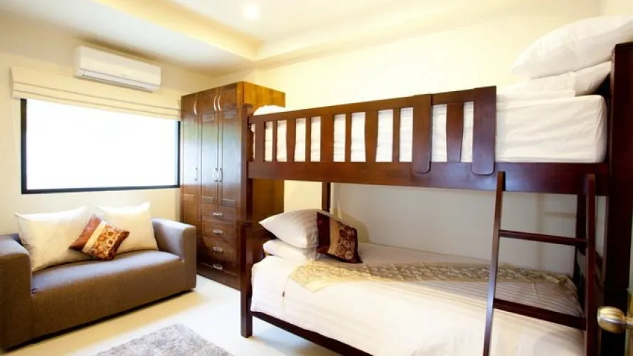 4 bedrooms townhouse for sale, Nai Harn Beach, Thailand No. 27 № 6