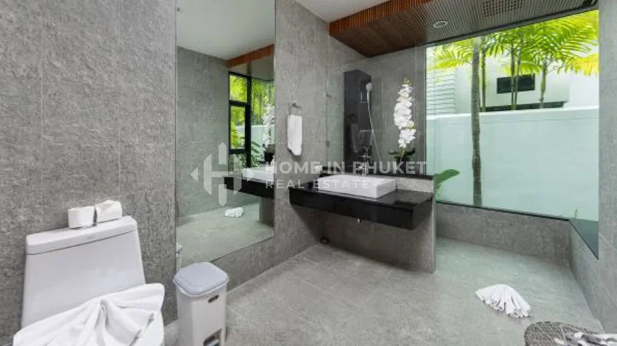 4 bedrooms house for sale, Nai Harn Beach, Thailand No. 89 № 14