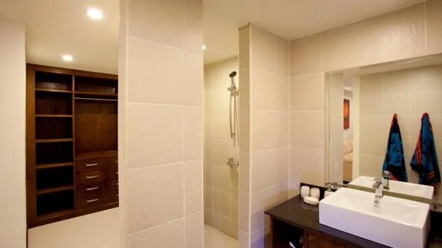 4 bedrooms townhouse for sale, Nai Harn Beach, Thailand No. 27 № 10