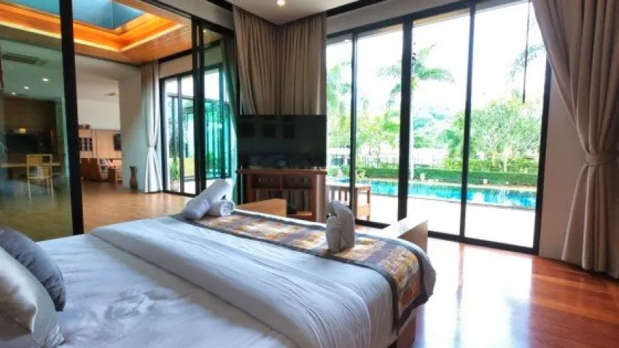 4 bedrooms villa for sale, Nai Harn Beach, Thailand No. 362 № 20
