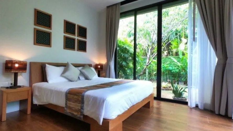 4 bedrooms villa for sale, Nai Harn Beach, Thailand No. 362 № 12
