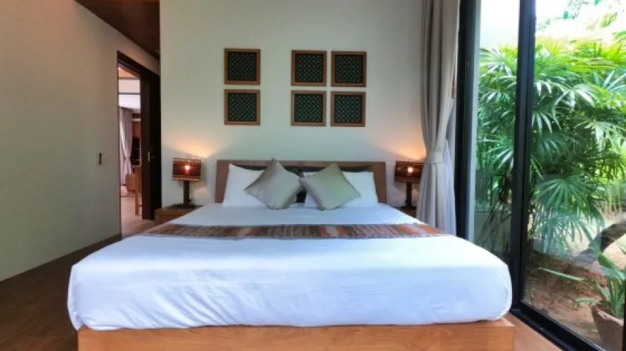4 bedrooms villa for sale, Nai Harn Beach, Thailand No. 362 № 13